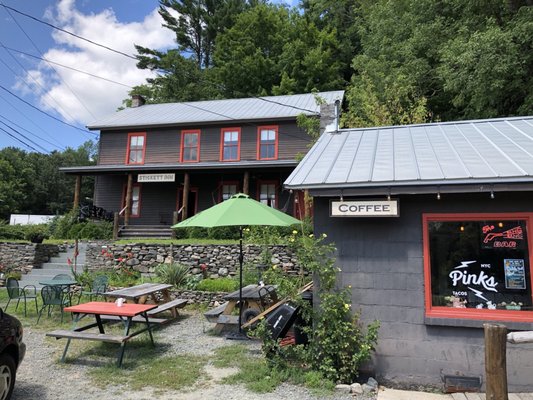 Stickett Inn